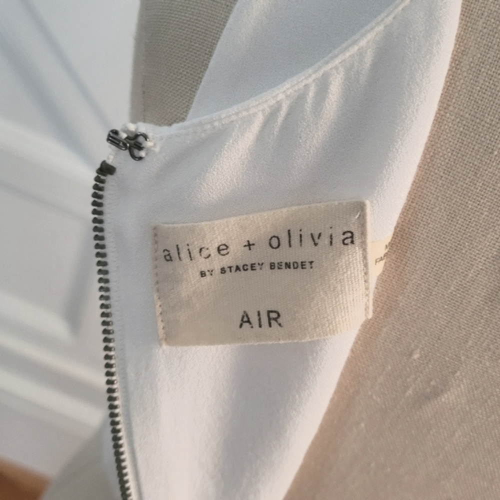 ALICE  + OLIVIA White Romper  Size 6 - Picture 7 of 13
